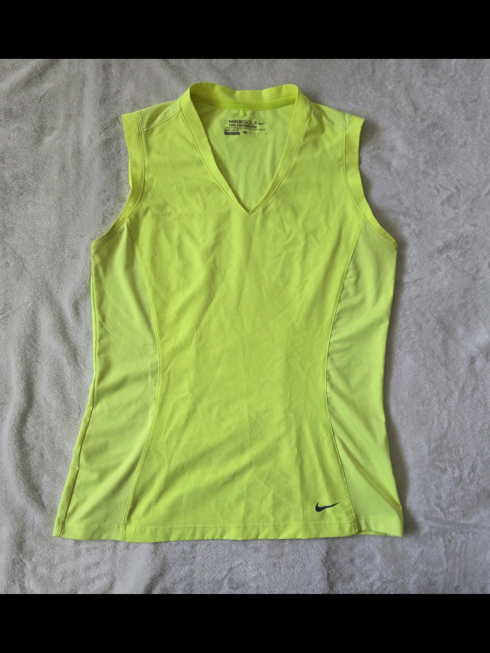 Nike Golf Women’s Neon Yellow V-Neck Sleeveless Athletic Tank